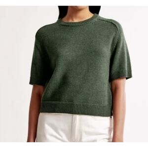 Abercrombie & Fitch green knit short sleeve sweater